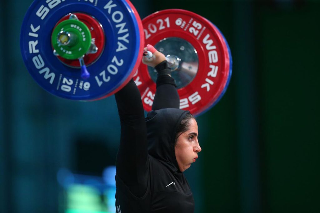 سیده الهام حسینی؛ دختری که اولین مدال تاریخ وزنه برداری بانوان را گرفت/  برای سهمیه المپیک حاضرم جان بدهم | بدون
